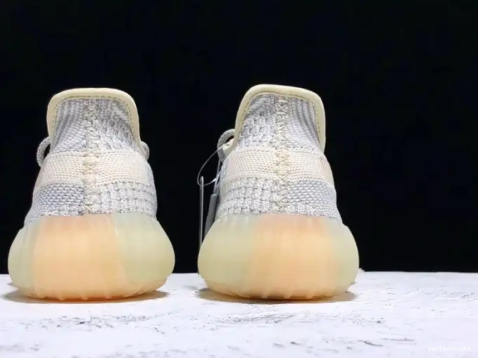 Lundmark V2 Adidas Yeezy Boost FU9161 350 0504